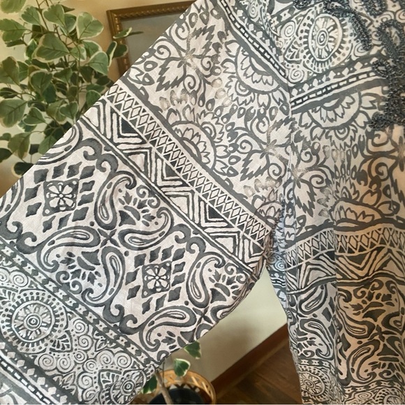 Lands End • Gray & White Embroidered Boho Swimsuit Coverup • Size 1x 16/18W EUC - Picture 4 of 9